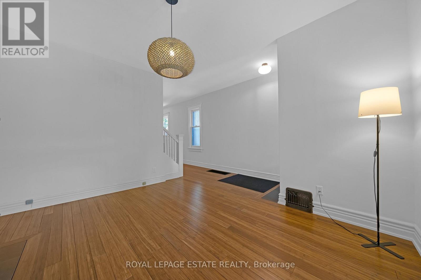 101 Silver Birch Avenue, Toronto, Ontario  M4E 3L3 - Photo 9 - E13240144