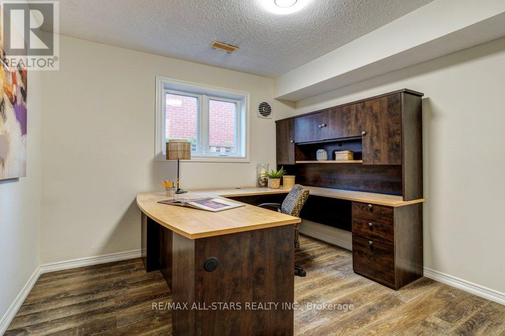 75 Hawley Crescent, Whitby, Ontario  L1N 6X6 - Photo 18 - E13240186