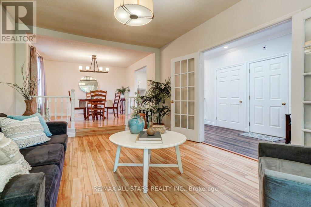 75 Hawley Crescent, Whitby, Ontario  L1N 6X6 - Photo 4 - E13240186