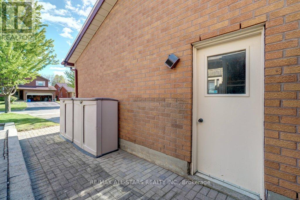75 Hawley Crescent, Whitby, Ontario  L1N 6X6 - Photo 44 - E13240186