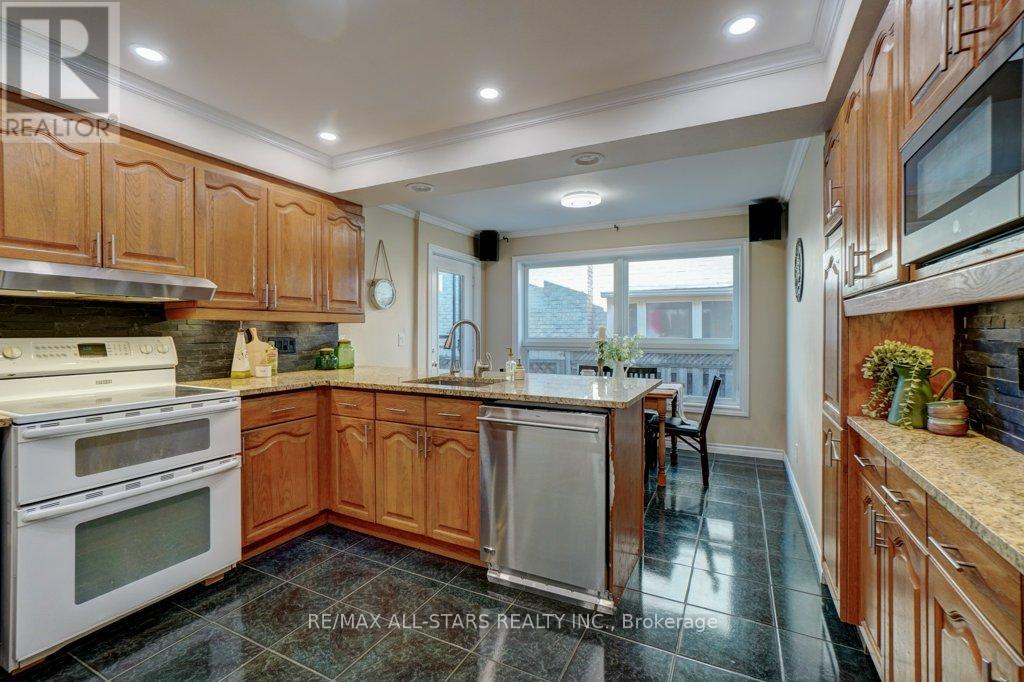 75 Hawley Crescent, Whitby, Ontario  L1N 6X6 - Photo 8 - E13240186