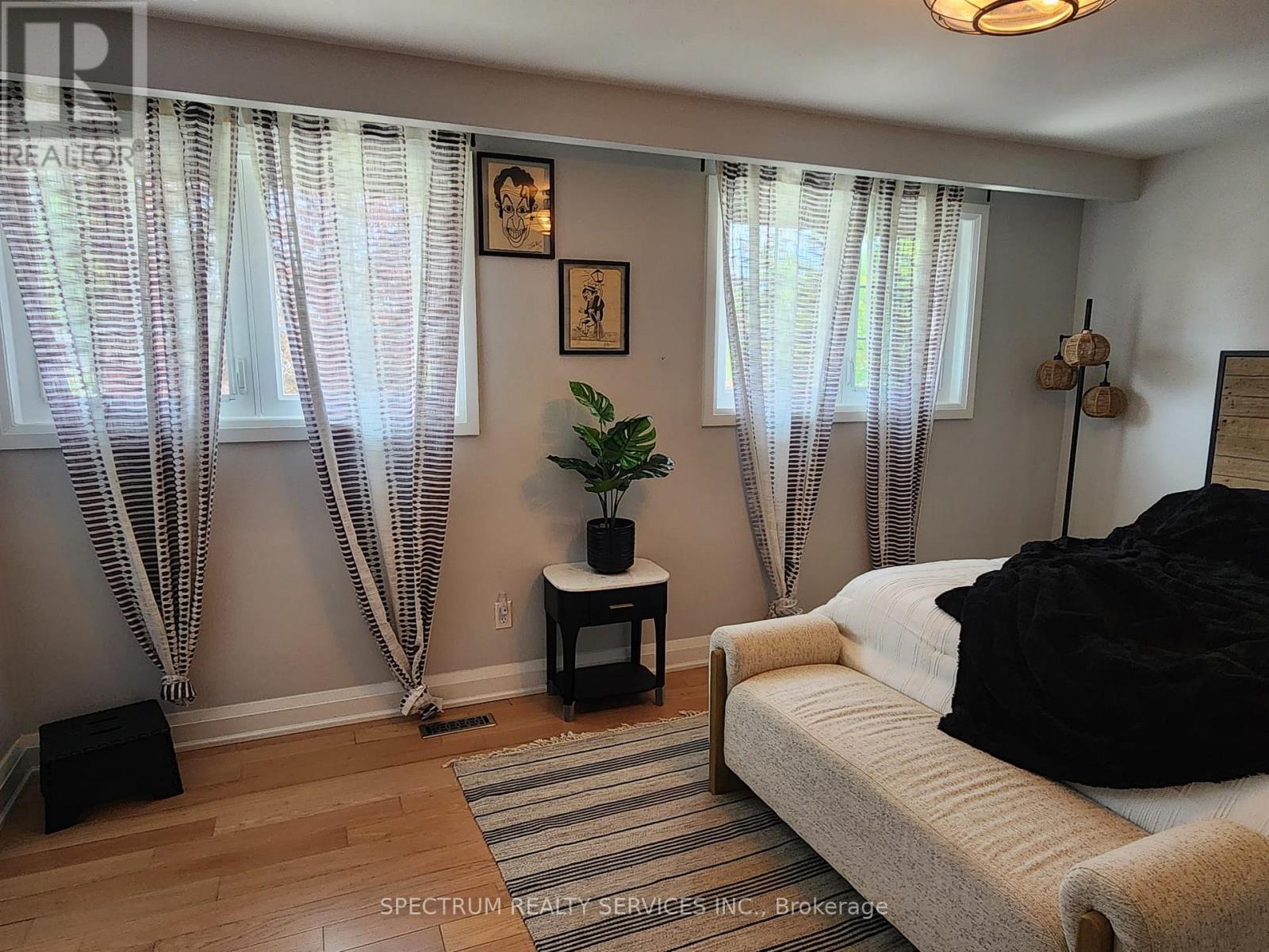8 Munford Crescent, Toronto, Ontario  M4B 1C1 - Photo 13 - E13240208