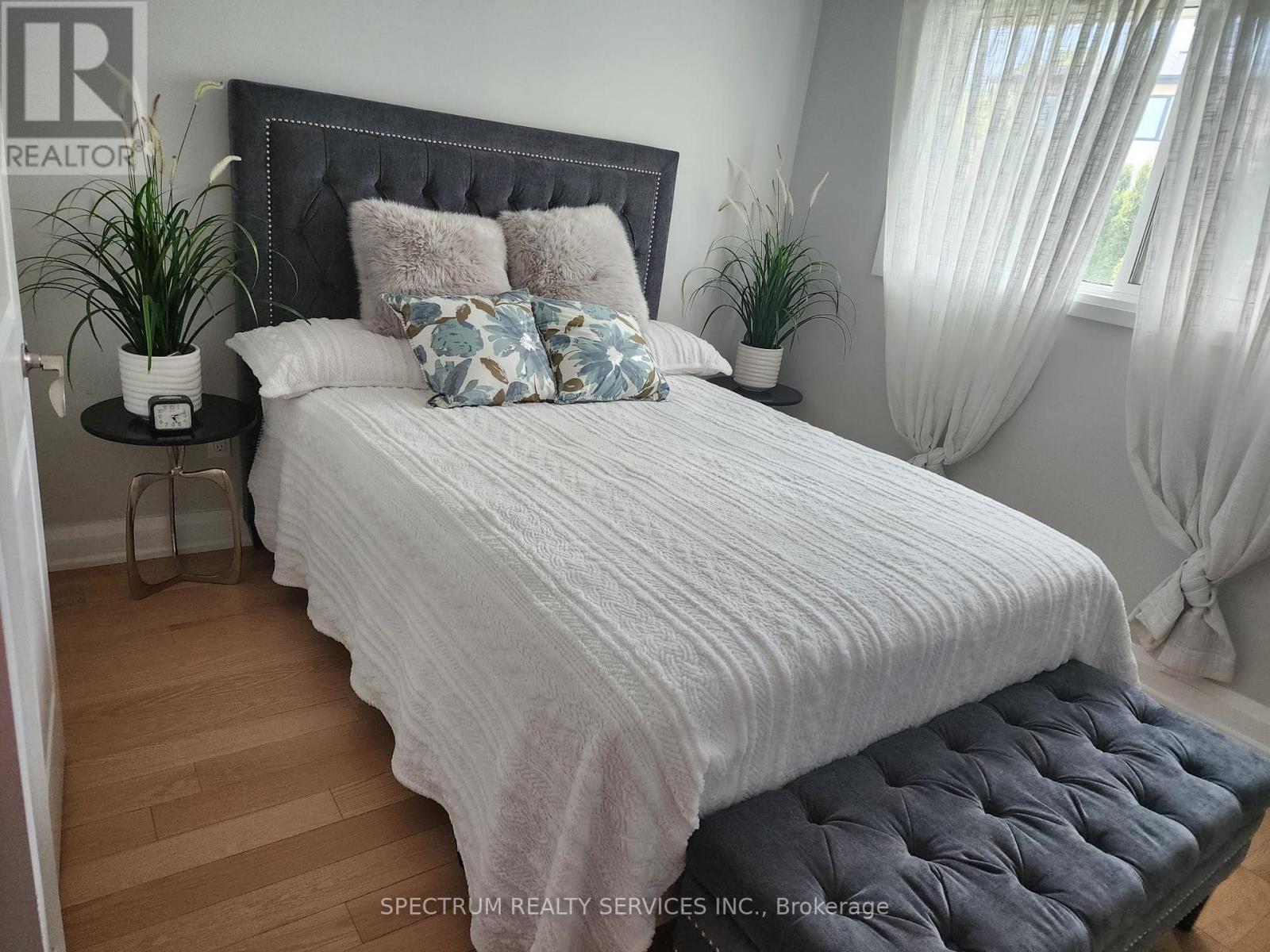8 Munford Crescent, Toronto, Ontario  M4B 1C1 - Photo 18 - E13240208