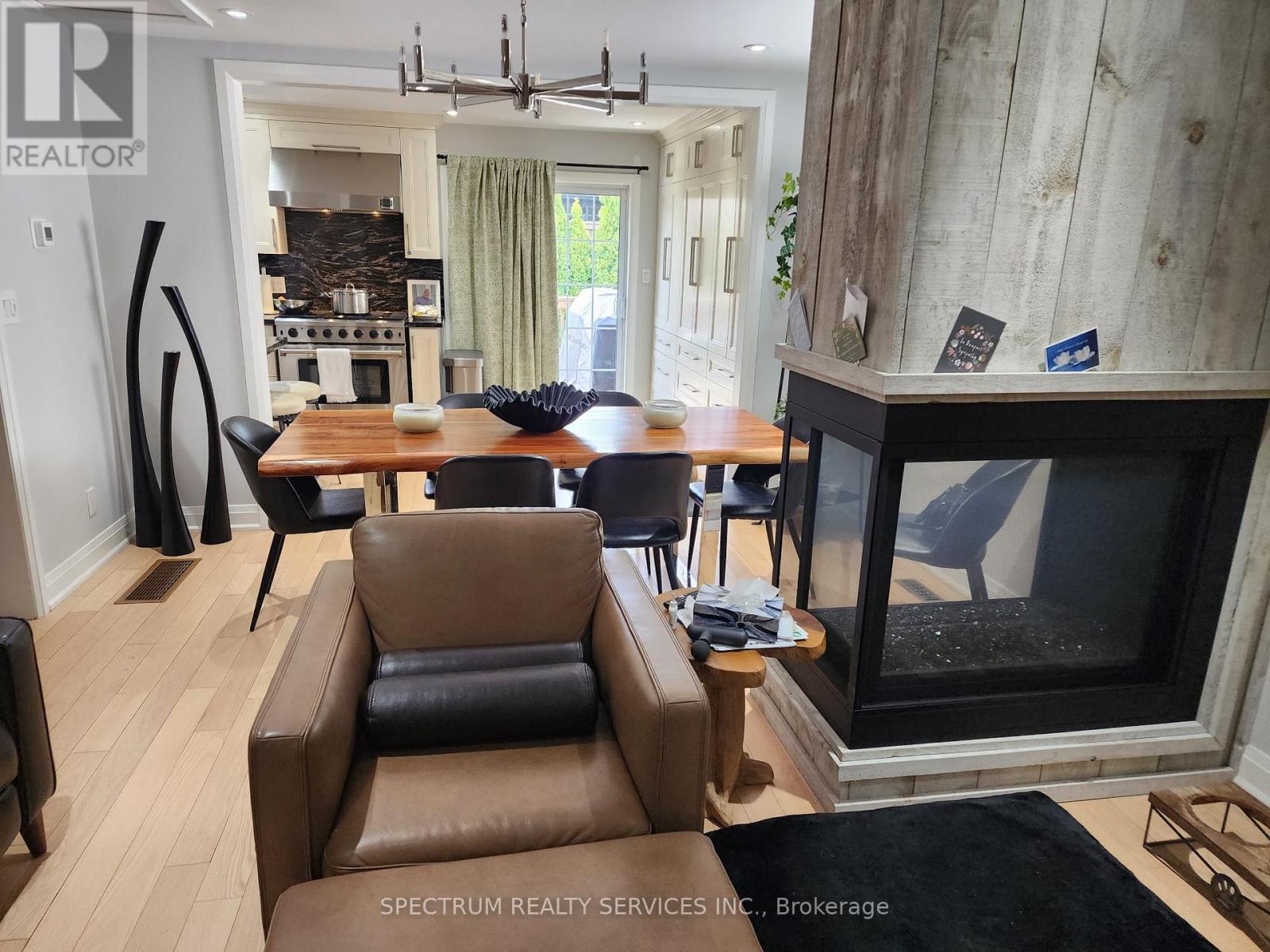 8 Munford Crescent, Toronto, Ontario  M4B 1C1 - Photo 6 - E13240208