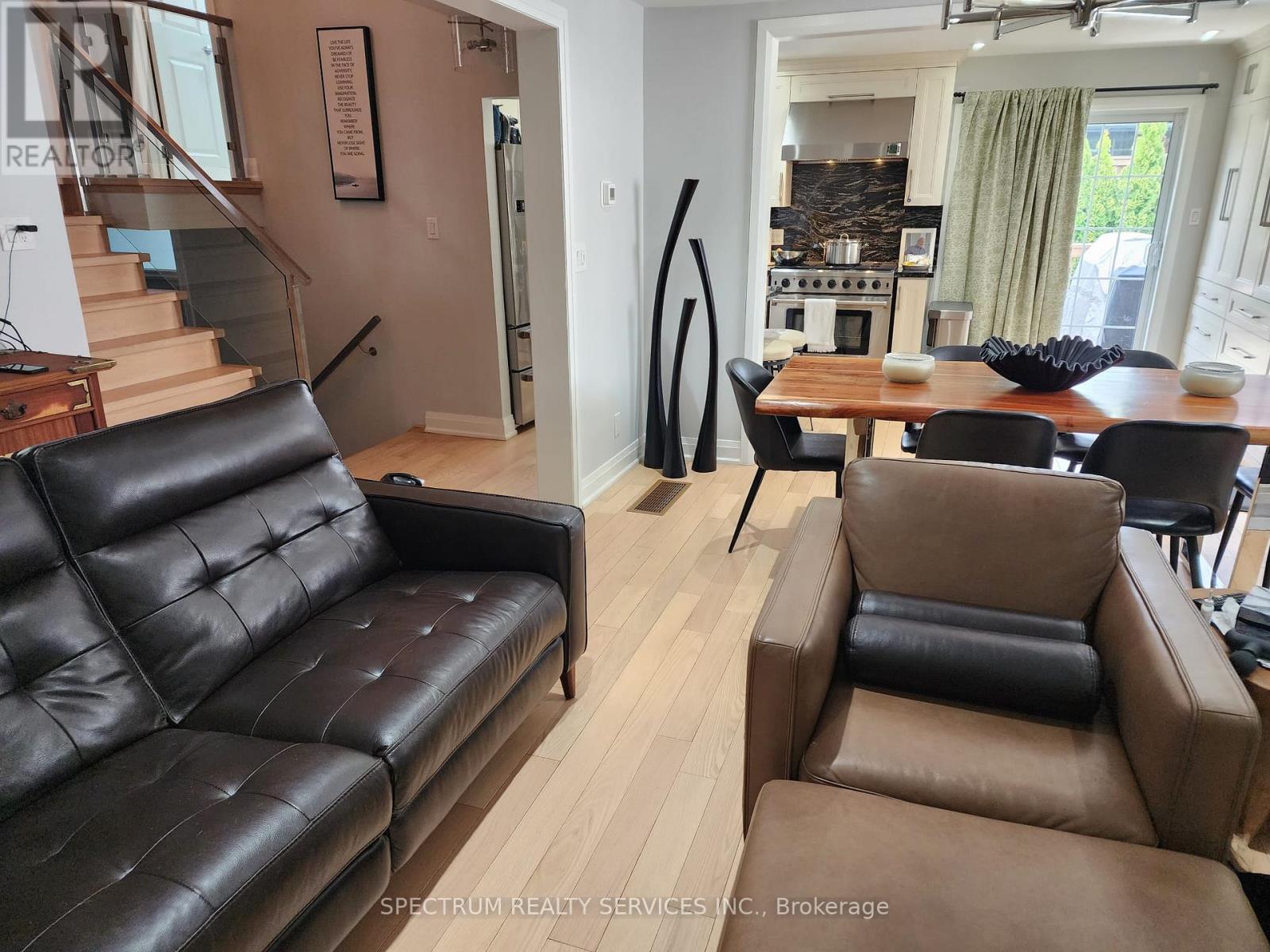8 Munford Crescent, Toronto, Ontario  M4B 1C1 - Photo 7 - E13240208