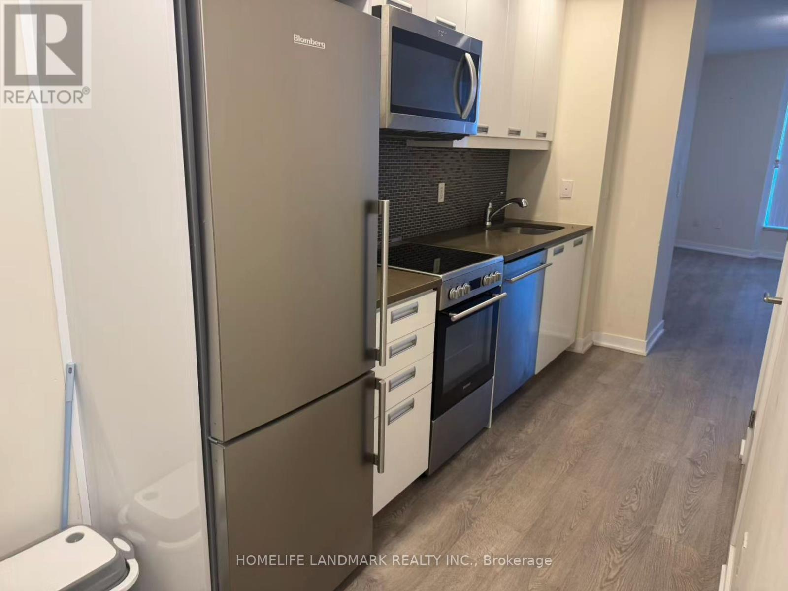 207 - 99 John Street, Toronto, Ontario  M5H 3G2 - Photo 2 - C12986094