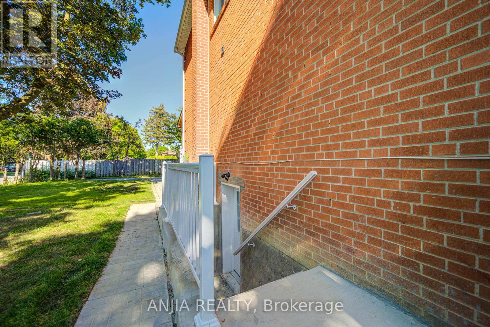 222 Elka Drive, Richmond Hill, Ontario  L4C 3A3 - Photo 38 - N13239800