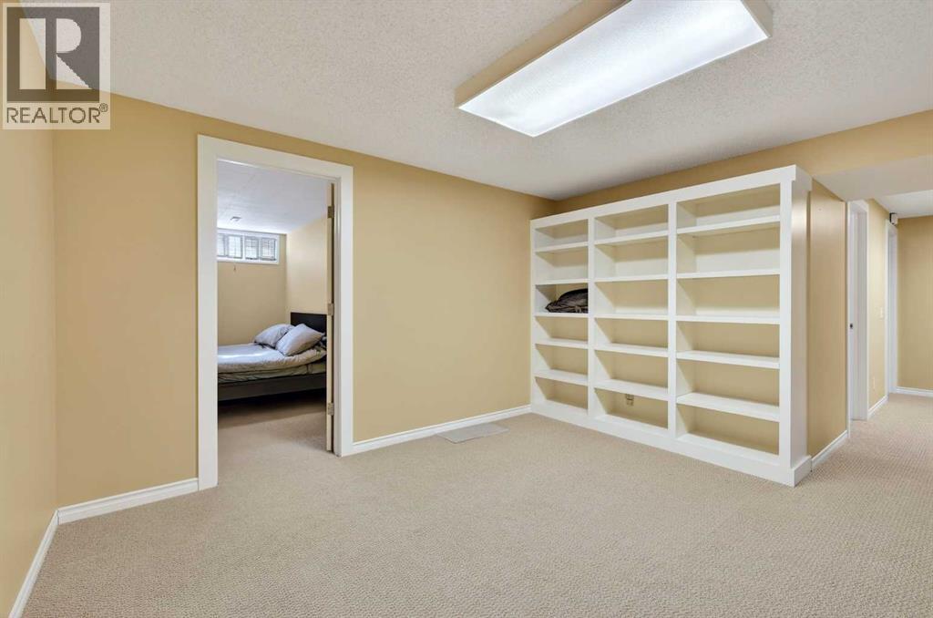 10540 Oakfield Drive Sw, Calgary, Alberta  T2W 2A9 - Photo 31 - A2315874