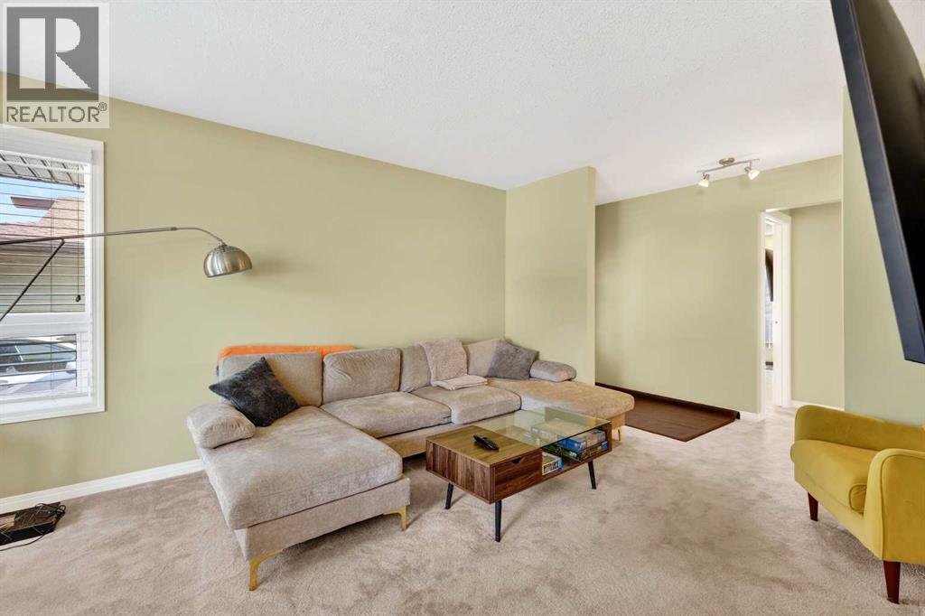 10540 Oakfield Drive Sw, Calgary, Alberta  T2W 2A9 - Photo 8 - A2315874