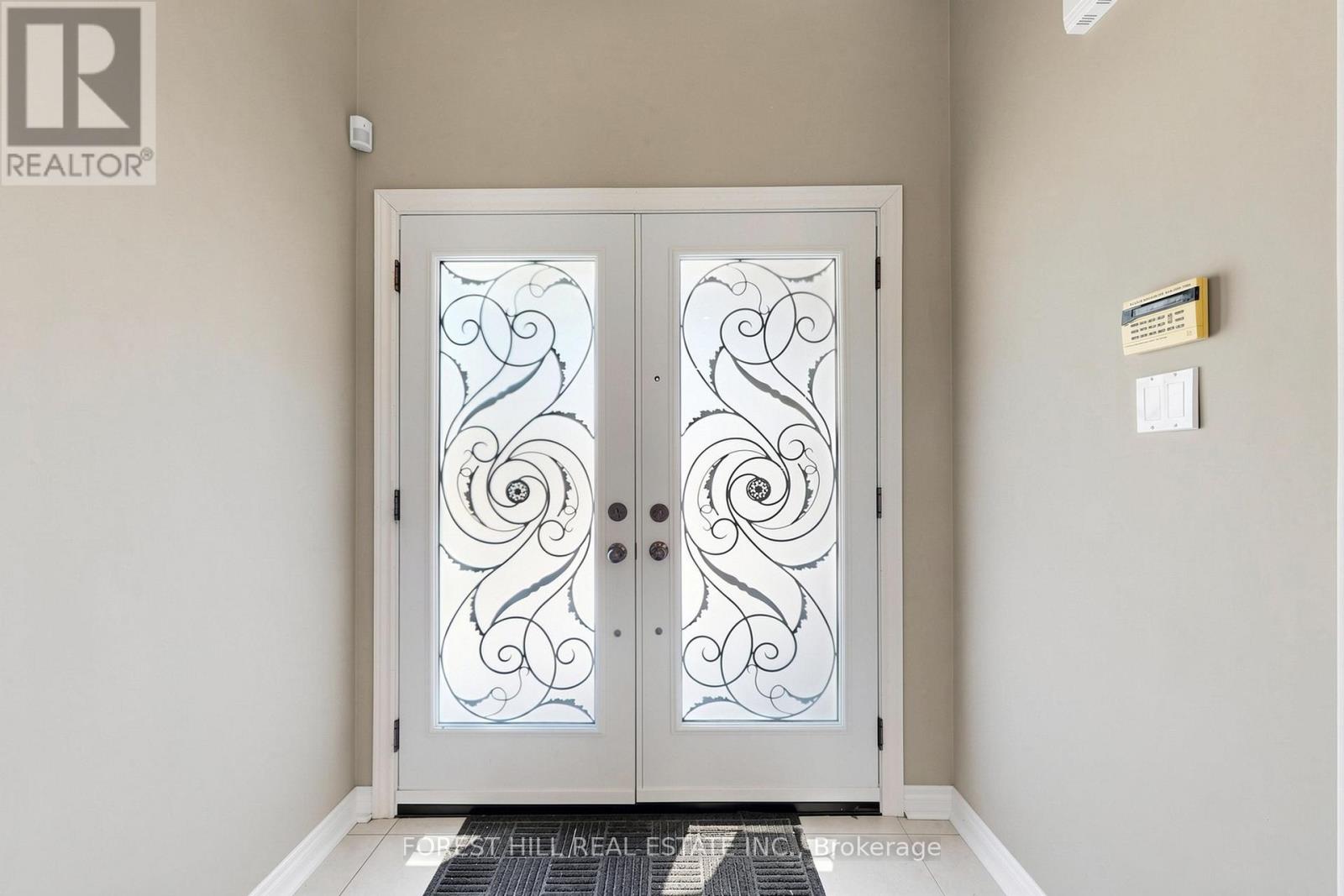 147 Silver Linden Drive, Richmond Hill, Ontario  L4B 4H6 - Photo 6 - N13239968