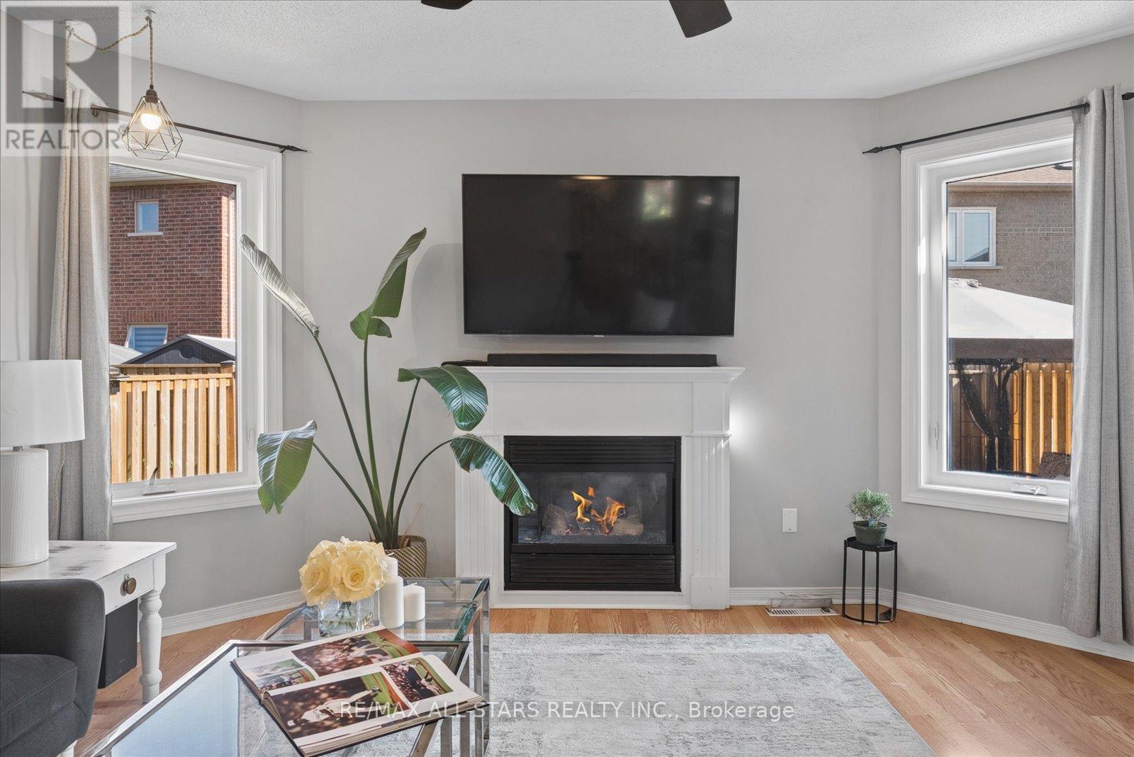 35 Glasgow Crescent, Georgina, Ontario  L4P 4B3 - Photo 6 - N13239982