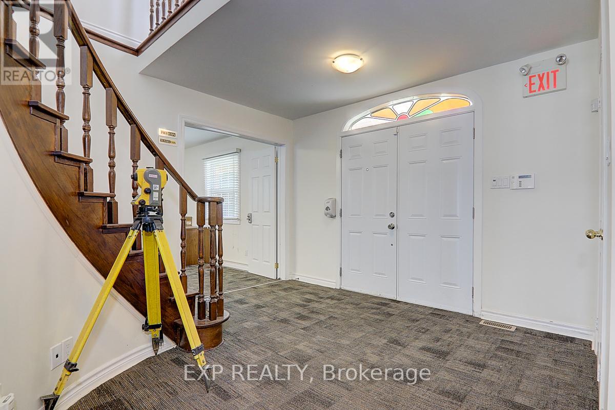 2768 Davis Drive, East Gwillimbury, Ontario  L3Y 4W1 - Photo 9 - N13240030