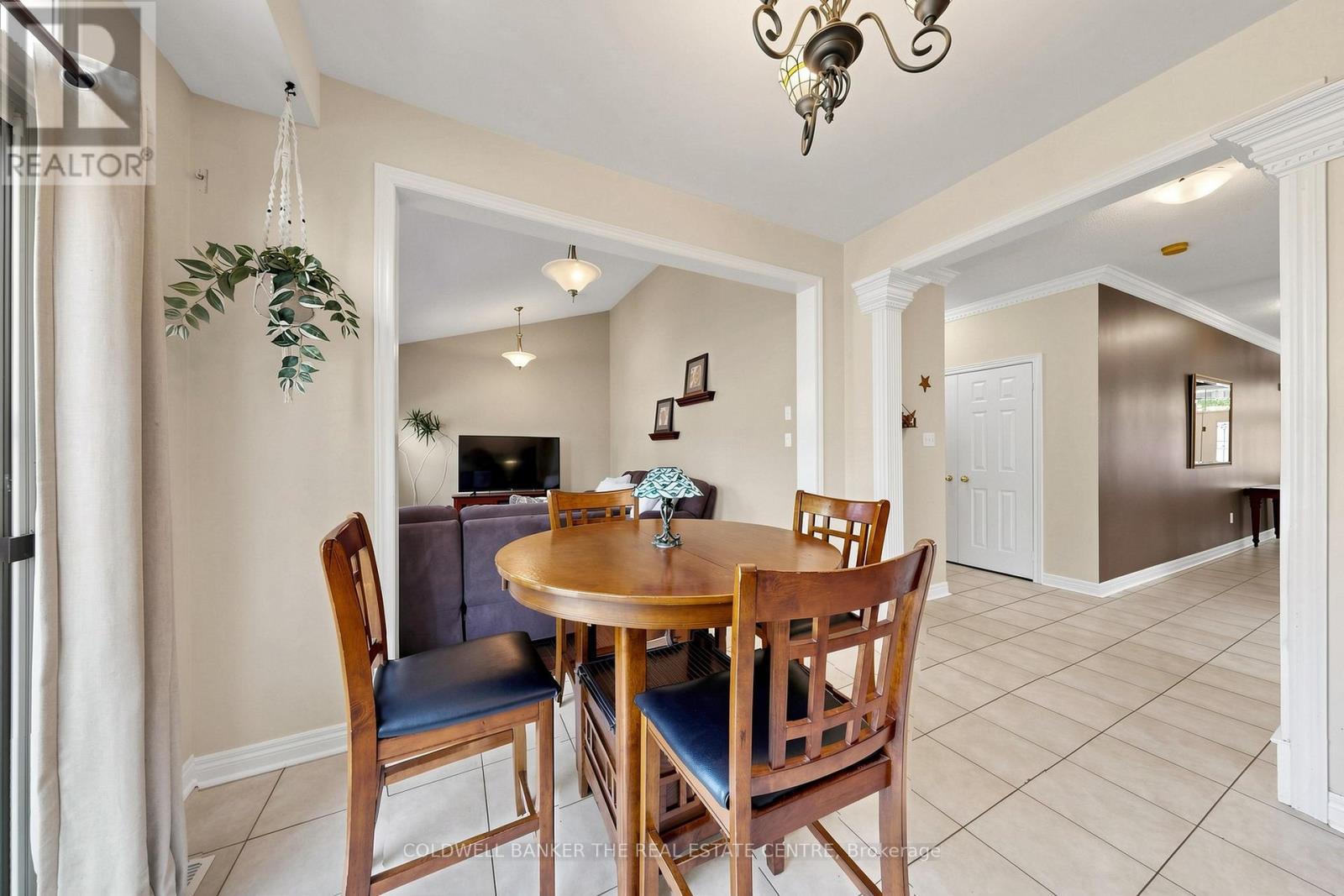352 Coachwhip Trail, Newmarket (Woodland Hill), Ontario  L3X 2R6 - Photo 11 - N13240046