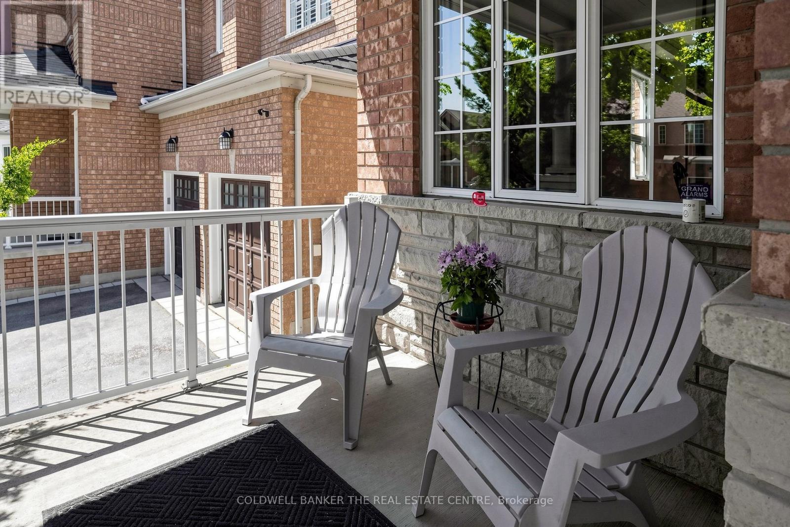352 Coachwhip Trail, Newmarket (Woodland Hill), Ontario  L3X 2R6 - Photo 2 - N13240046