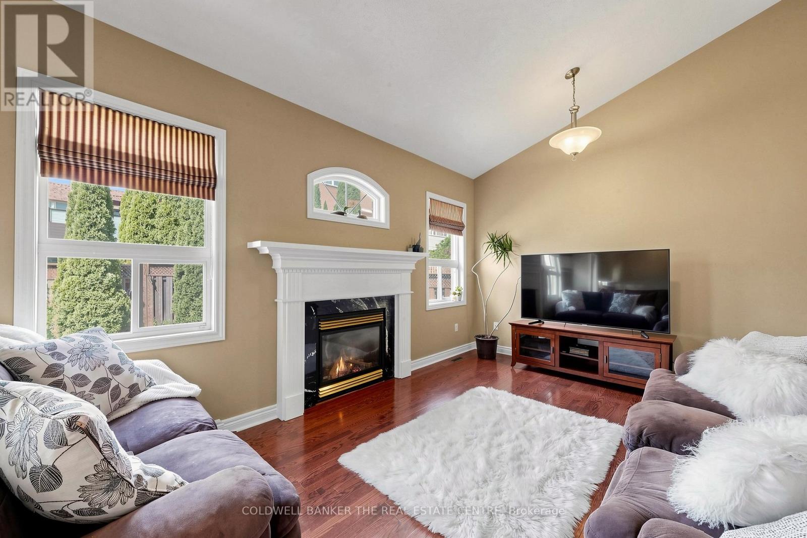 352 Coachwhip Trail, Newmarket (Woodland Hill), Ontario  L3X 2R6 - Photo 8 - N13240046