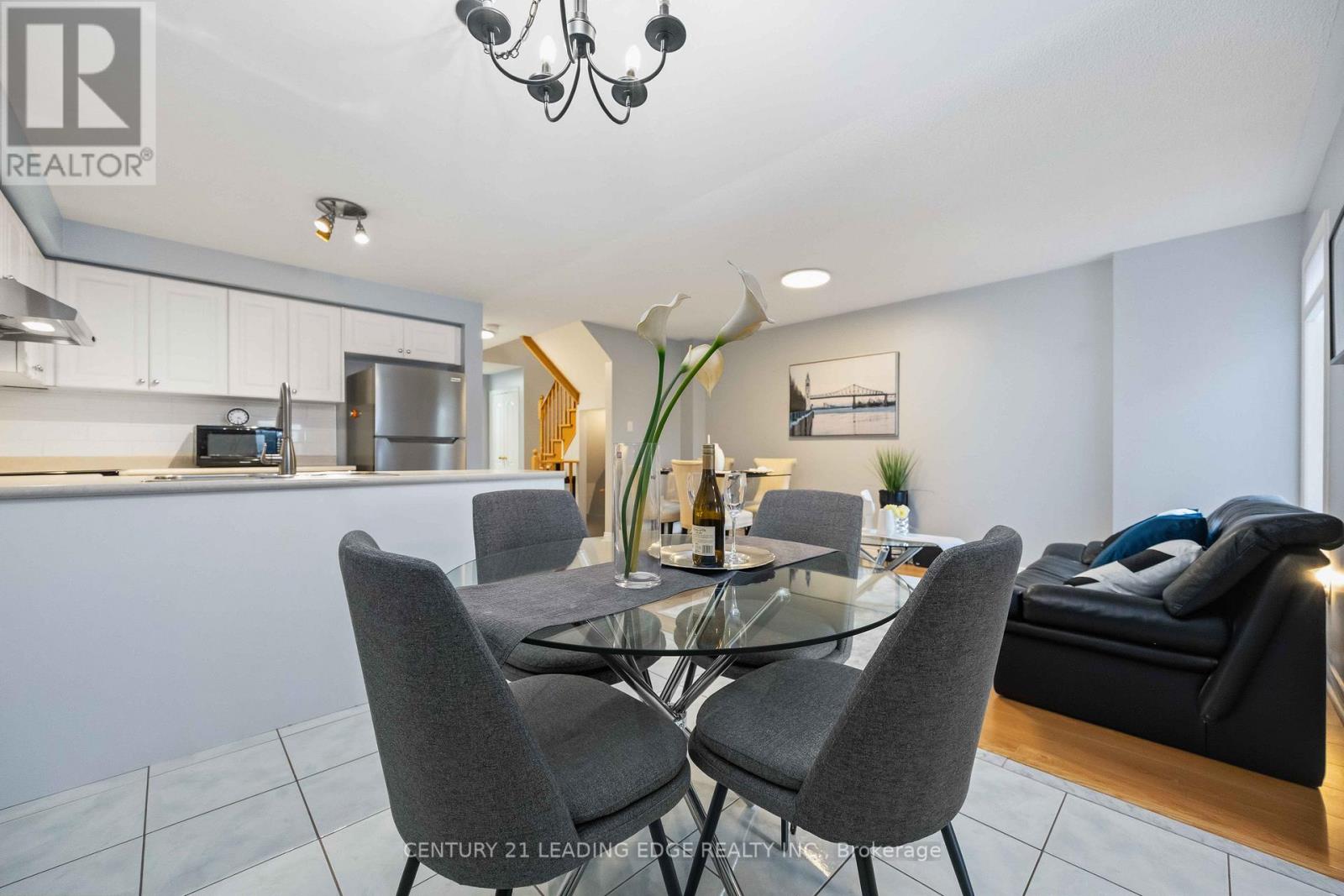 54 Redkey Drive, Markham, Ontario  L3S 4R6 - Photo 6 - N13240068
