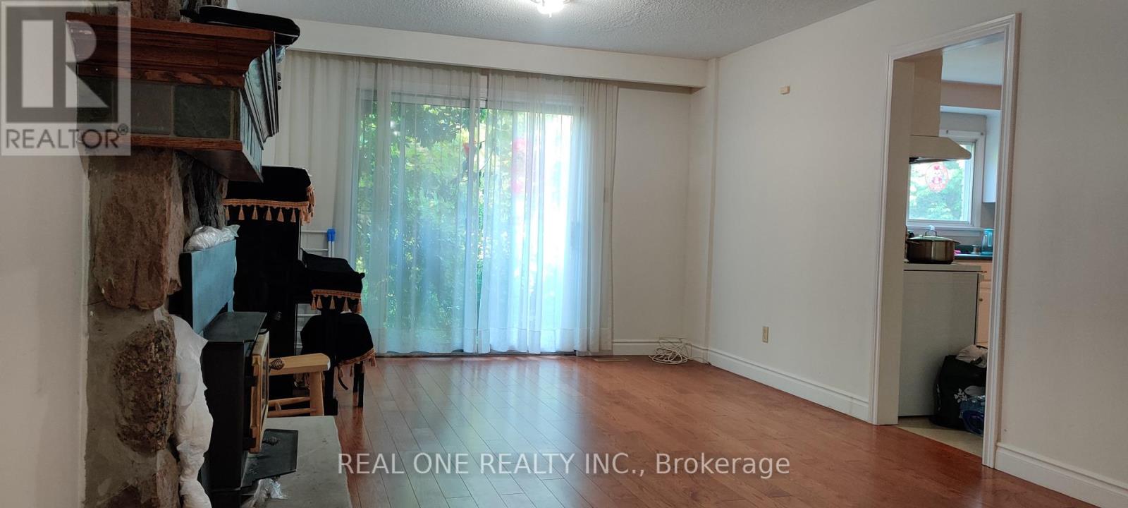 72 Liebeck Crescent, Markham, Ontario  L3R 1Y5 - Photo 3 - N13240150