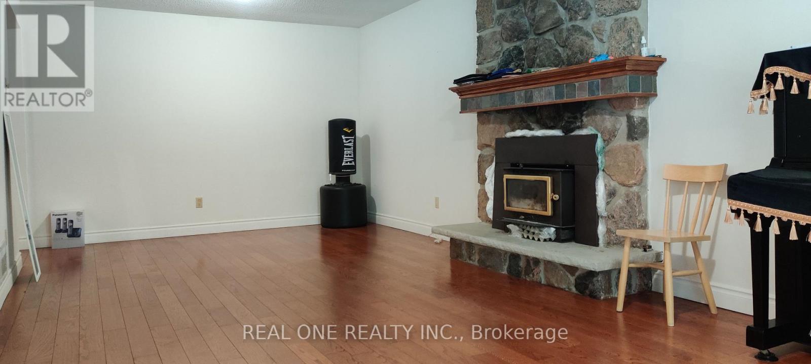72 Liebeck Crescent, Markham, Ontario  L3R 1Y5 - Photo 4 - N13240150