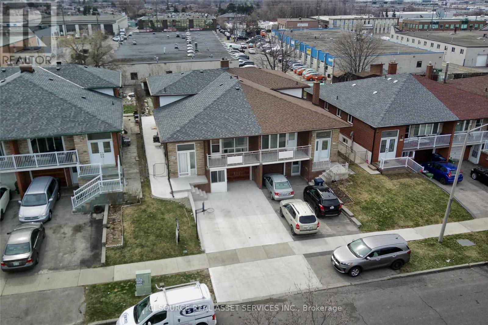 117 Firgrove Crescent, Toronto, Ontario  M3N 1K5 - Photo 2 - W13239816