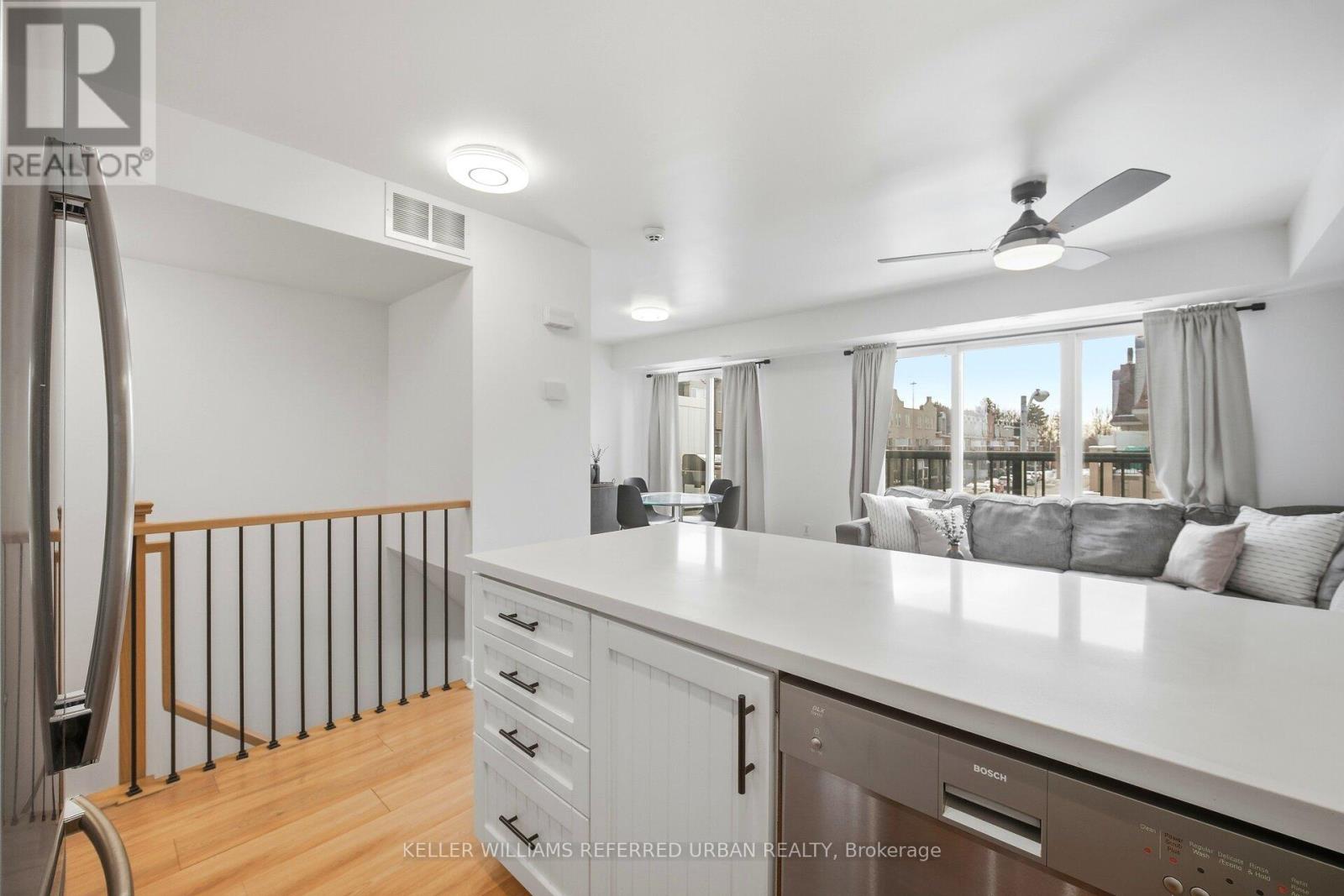 2020 - 125 George Appleton Way, Toronto, Ontario  M3M 0A2 - Photo 3 - W13239818