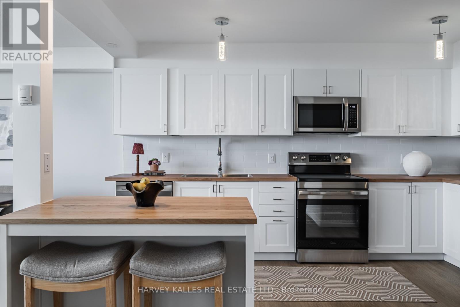 2204 - 155 Marlee Avenue, Toronto, Ontario  M6B 4B5 - Photo 10 - W13239948