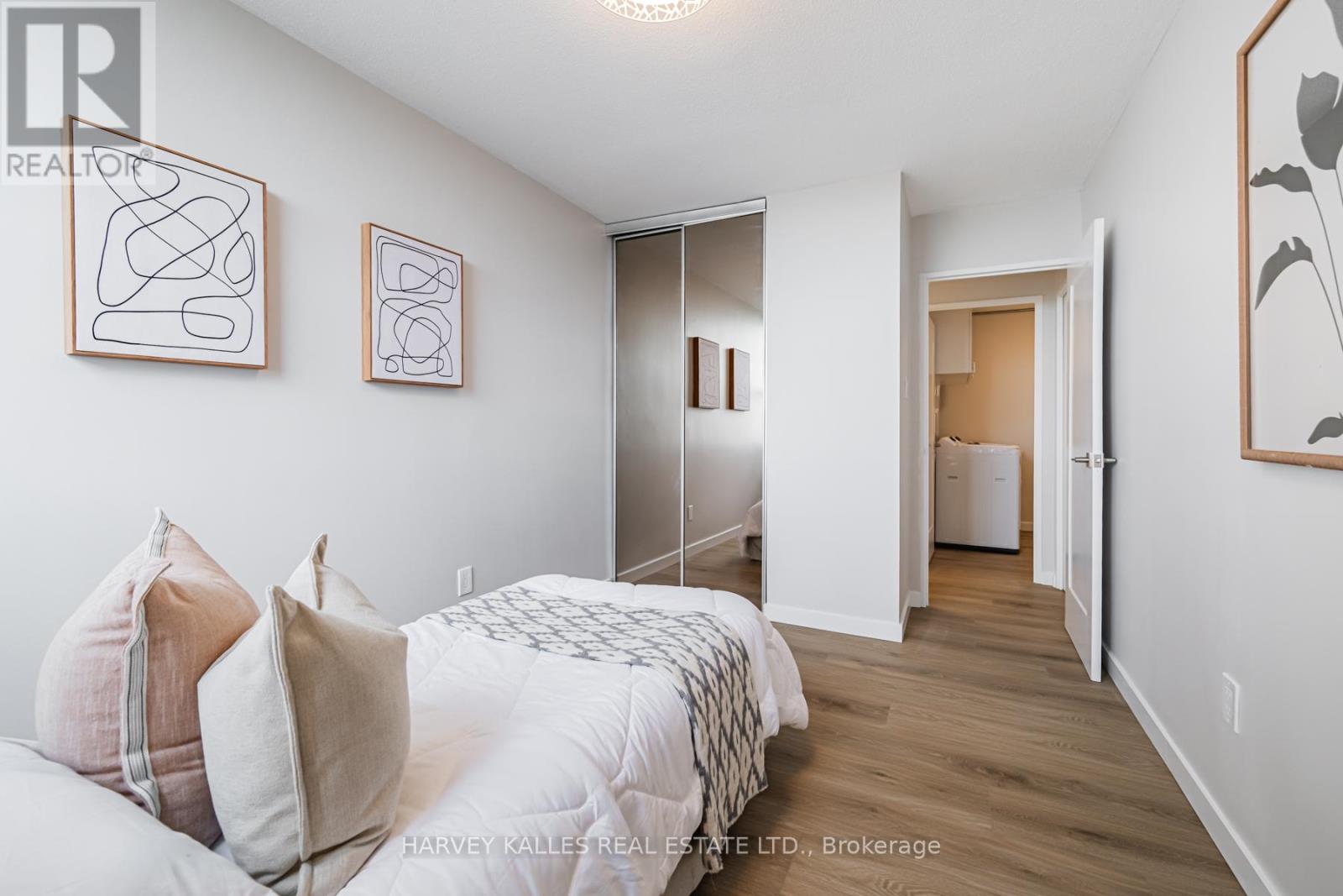 2204 - 155 Marlee Avenue, Toronto, Ontario  M6B 4B5 - Photo 14 - W13239948