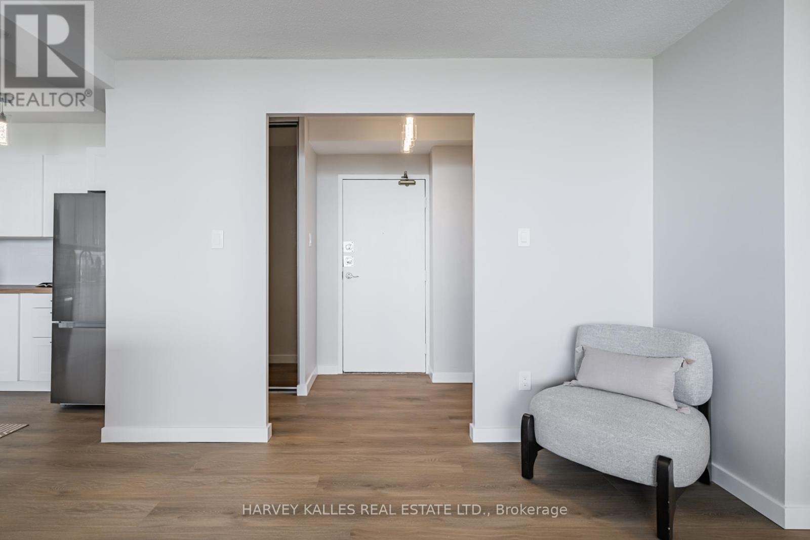 2204 - 155 Marlee Avenue, Toronto, Ontario  M6B 4B5 - Photo 2 - W13239948