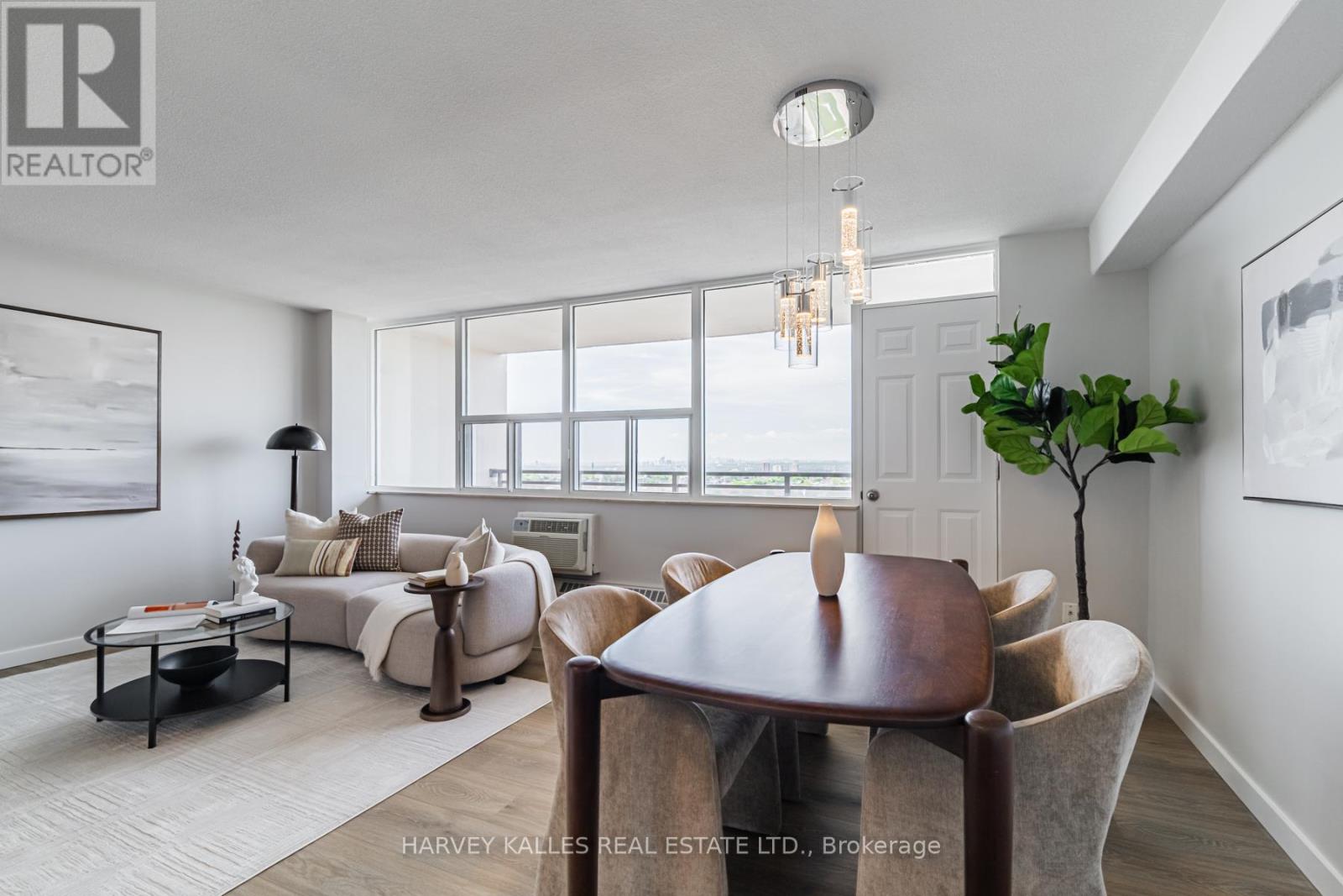 2204 - 155 Marlee Avenue, Toronto, Ontario  M6B 4B5 - Photo 8 - W13239948