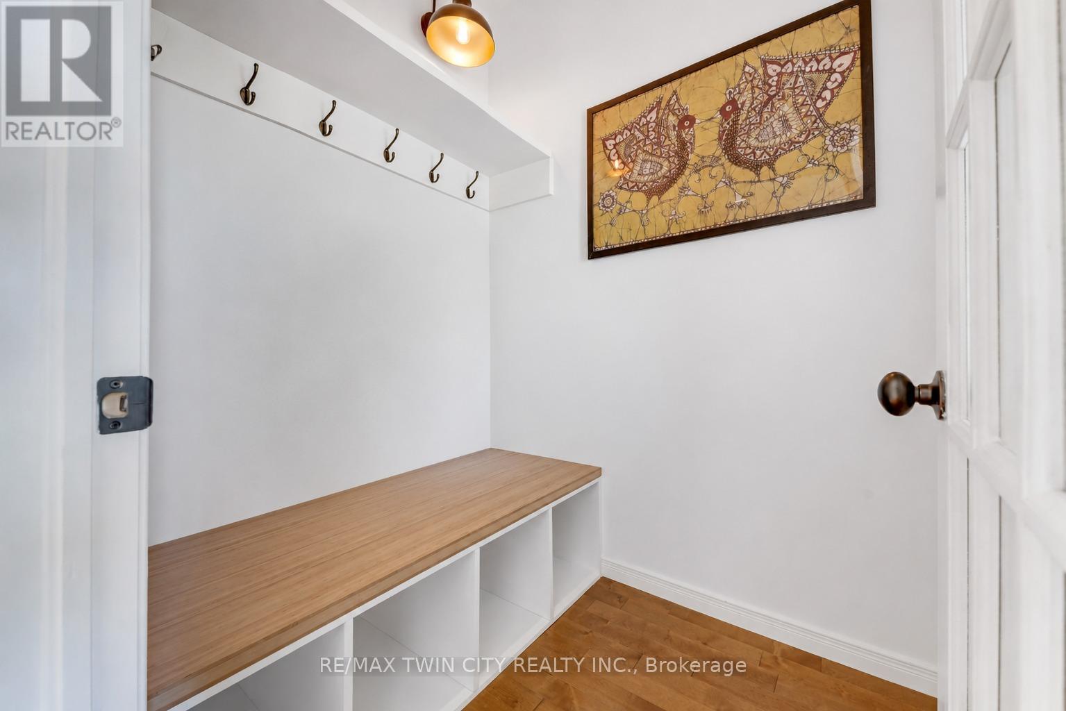 31 Parkvale Drive, Kitchener, Ontario  N2R 1Z5 - Photo 6 - X13235978