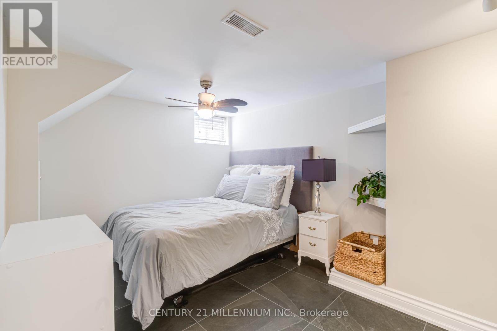 9 Prince Charles Drive, Halton Hills, Ontario  L7G 3T8 - Photo 14 - W13240032