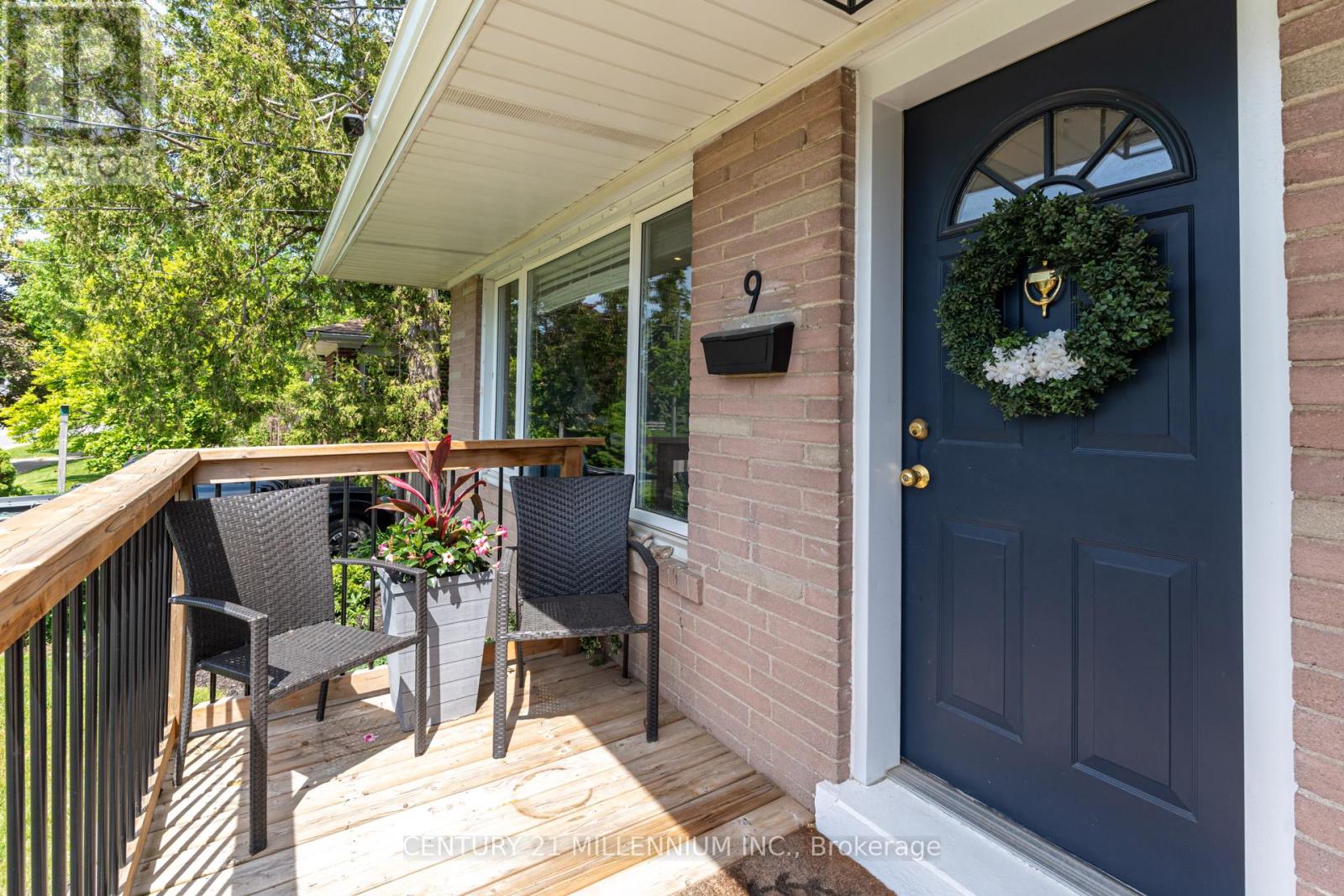 9 Prince Charles Drive, Halton Hills, Ontario  L7G 3T8 - Photo 2 - W13240032