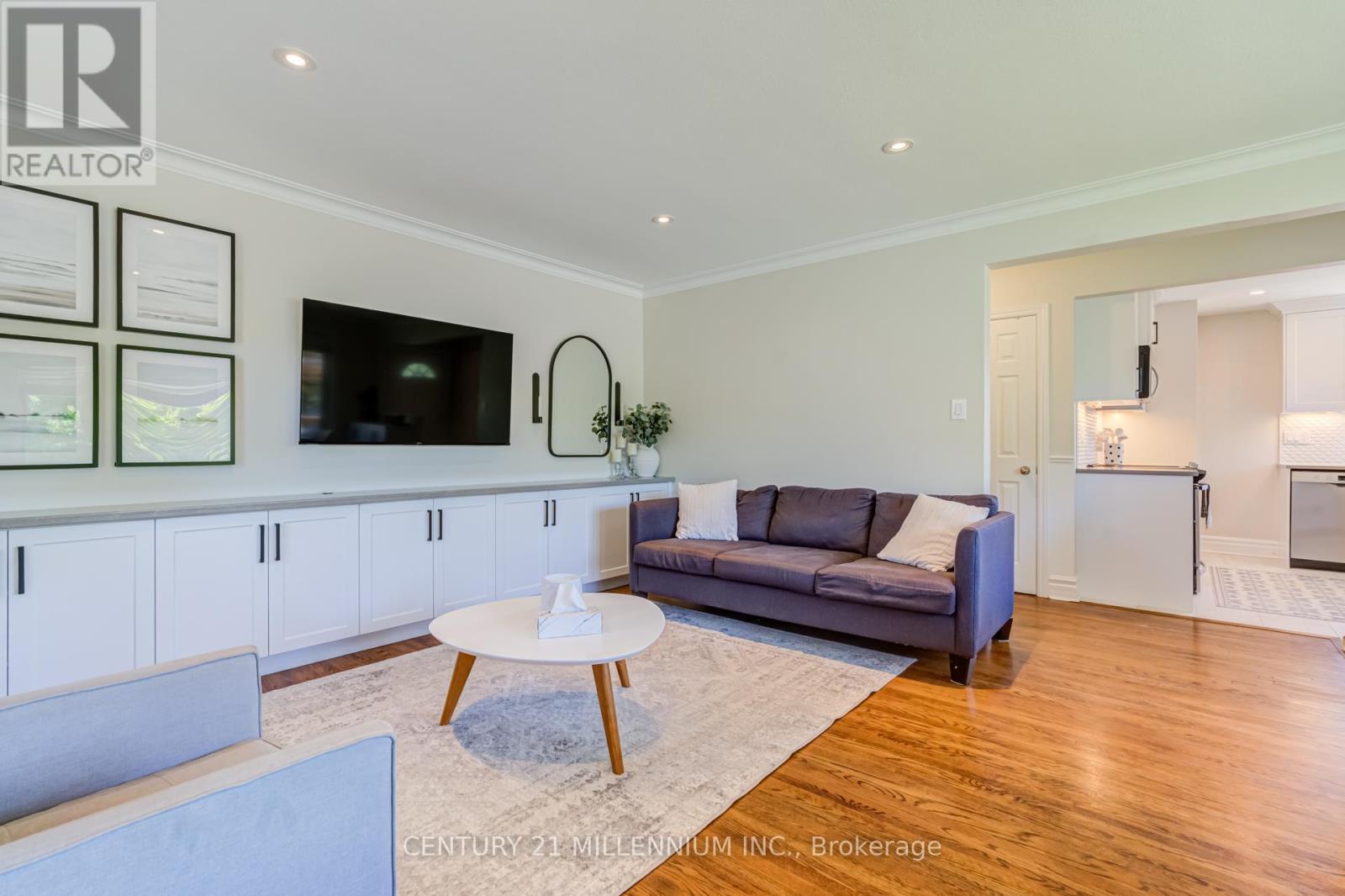 9 Prince Charles Drive, Halton Hills, Ontario  L7G 3T8 - Photo 4 - W13240032