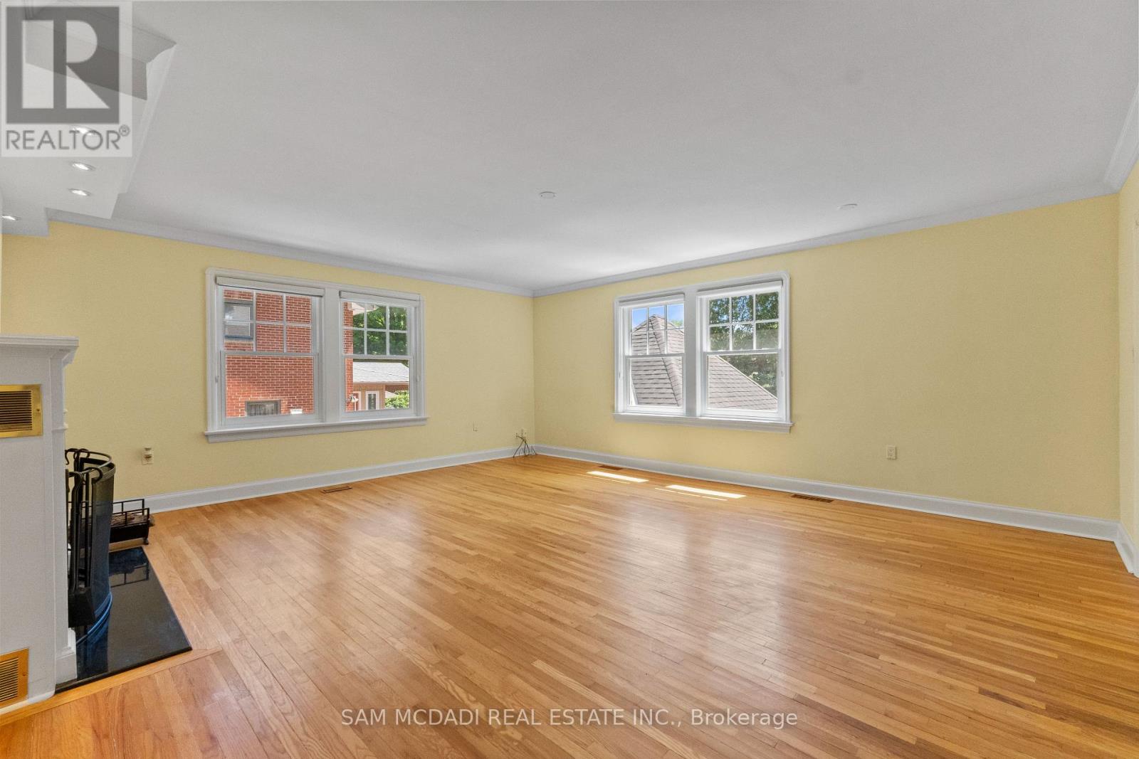 61 Chapel Street, Brampton, Ontario  L6W 2H5 - Photo 5 - W13240034