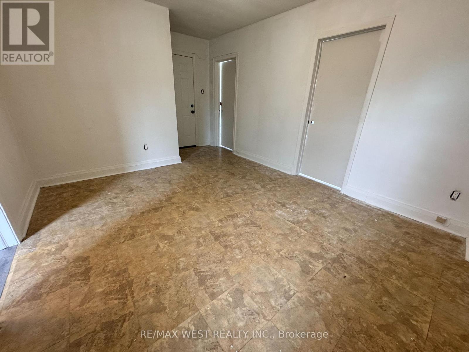 1 - 3393 Lakeshore Boulevard W, Toronto, Ontario  M8W 1N2 - Photo 8 - W13240066