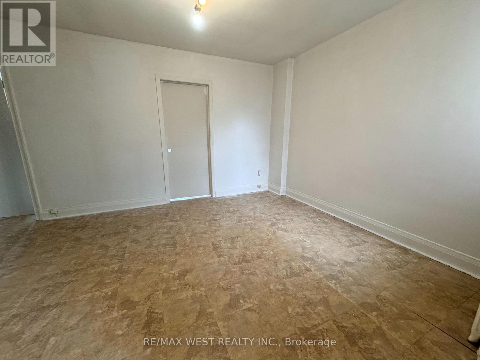 1 - 3393 Lakeshore Boulevard W, Toronto, Ontario  M8W 1N2 - Photo 9 - W13240066