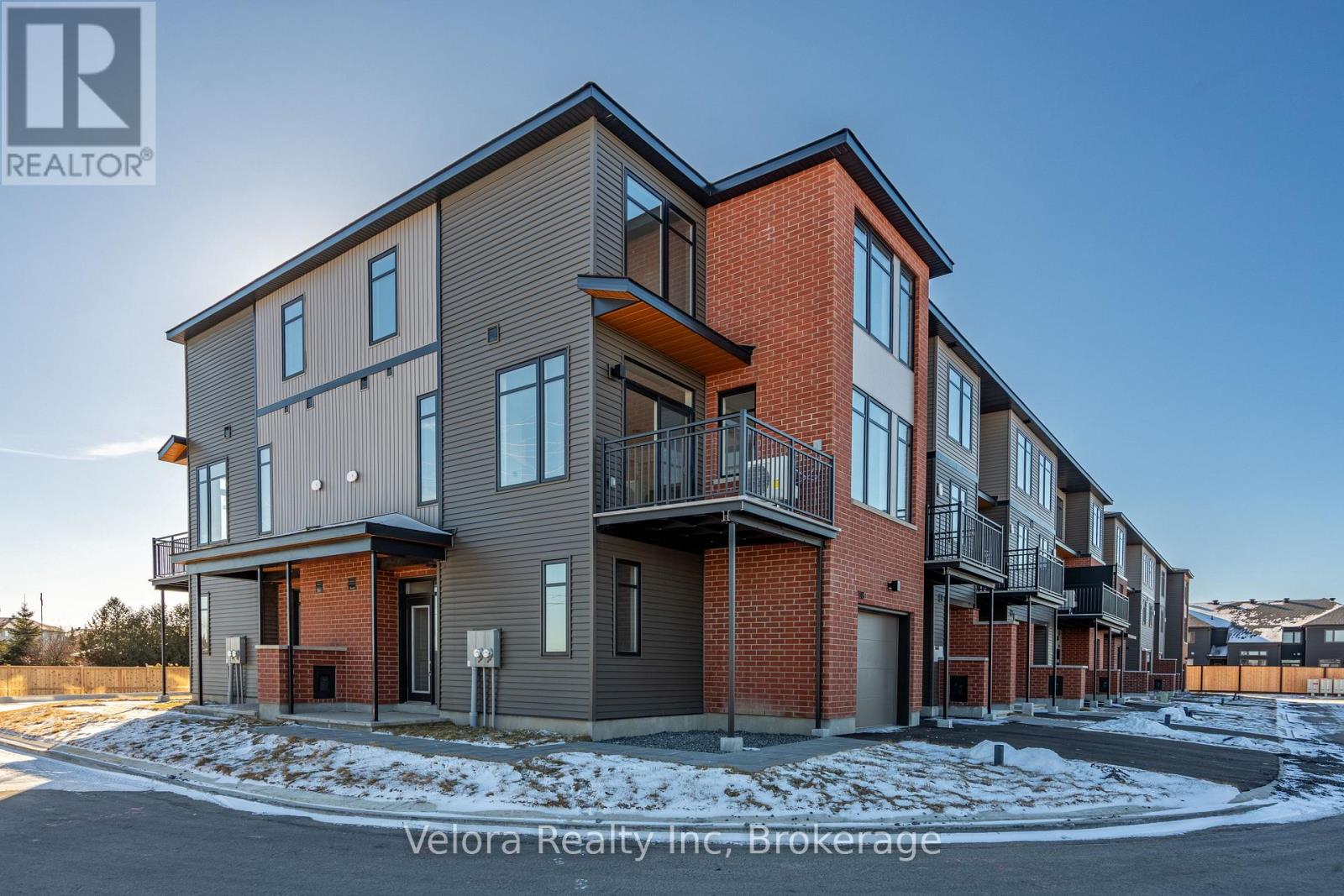 118 Venasque, Ottawa, Ontario  K4A 5M2 - Photo 2 - X13240298