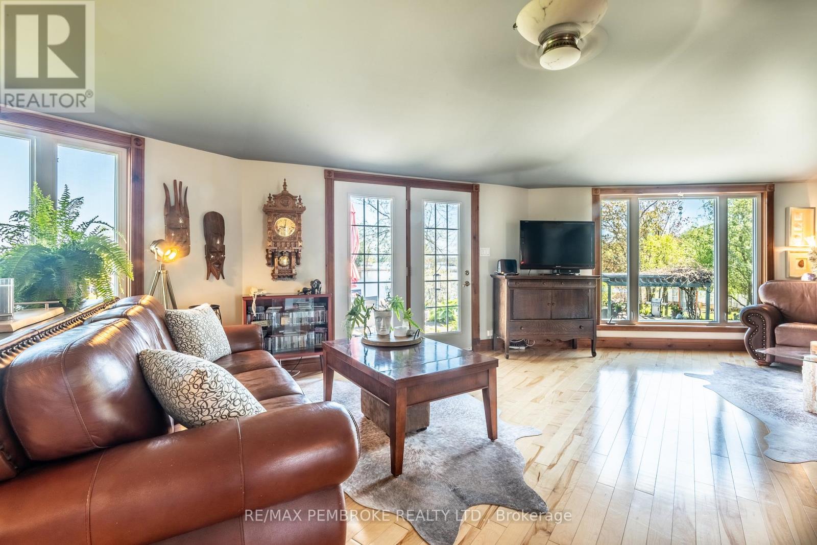 11 Fairway Drive, Petawawa, Ontario  K8A 8N2 - Photo 19 - X13240266