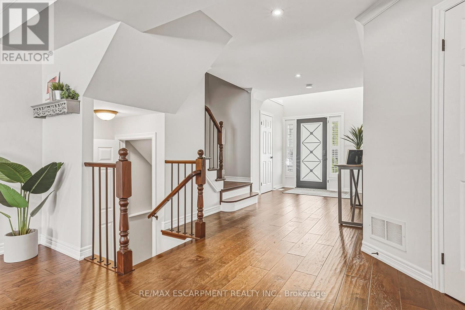 7 Camp Drive, Hamilton, Ontario  L9K 0A7 - Photo 4 - X13240060