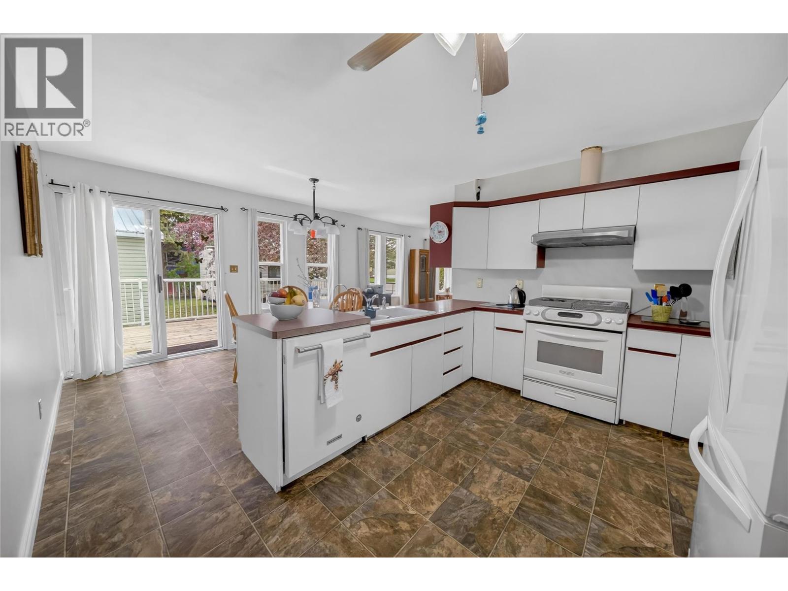 1830 Kokanee Crescent N, Cranbrook, British Columbia V1C 5X2 - Photo 4 - 10390066
