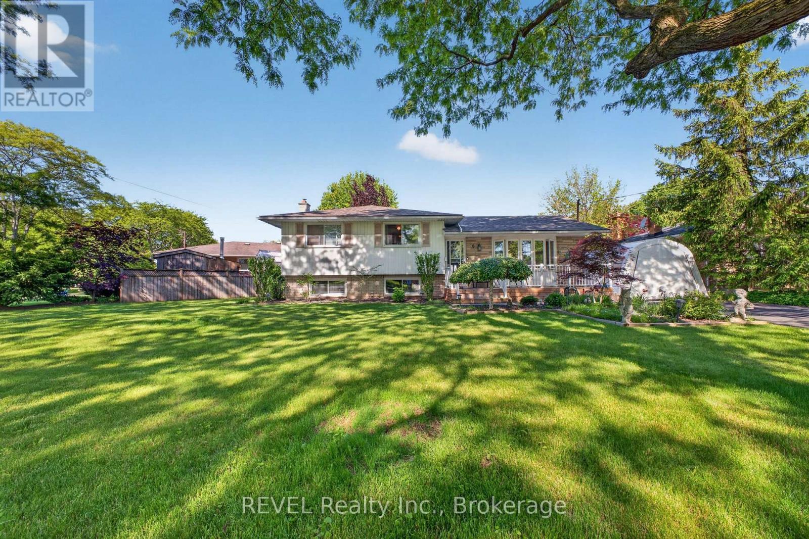 9 Rexleigh Crescent, St. Catharines, Ontario  L2N 3X7 - Photo 1 - X13240386