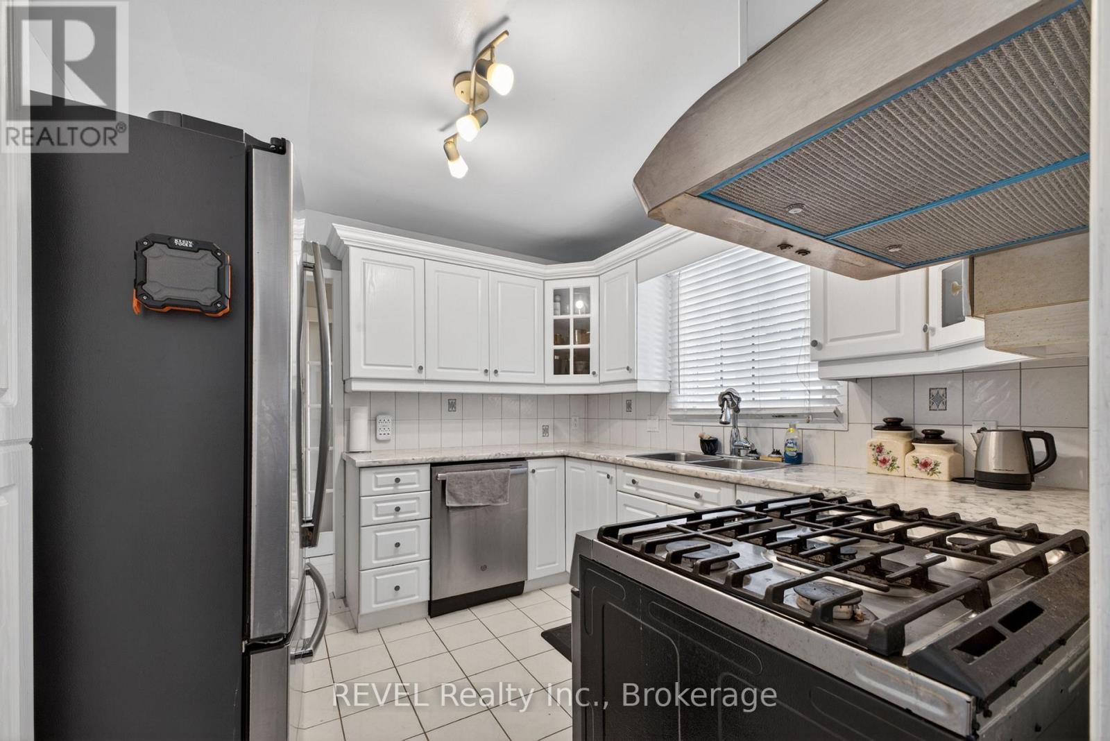 9 Rexleigh Crescent, St. Catharines, Ontario  L2N 3X7 - Photo 11 - X13240386