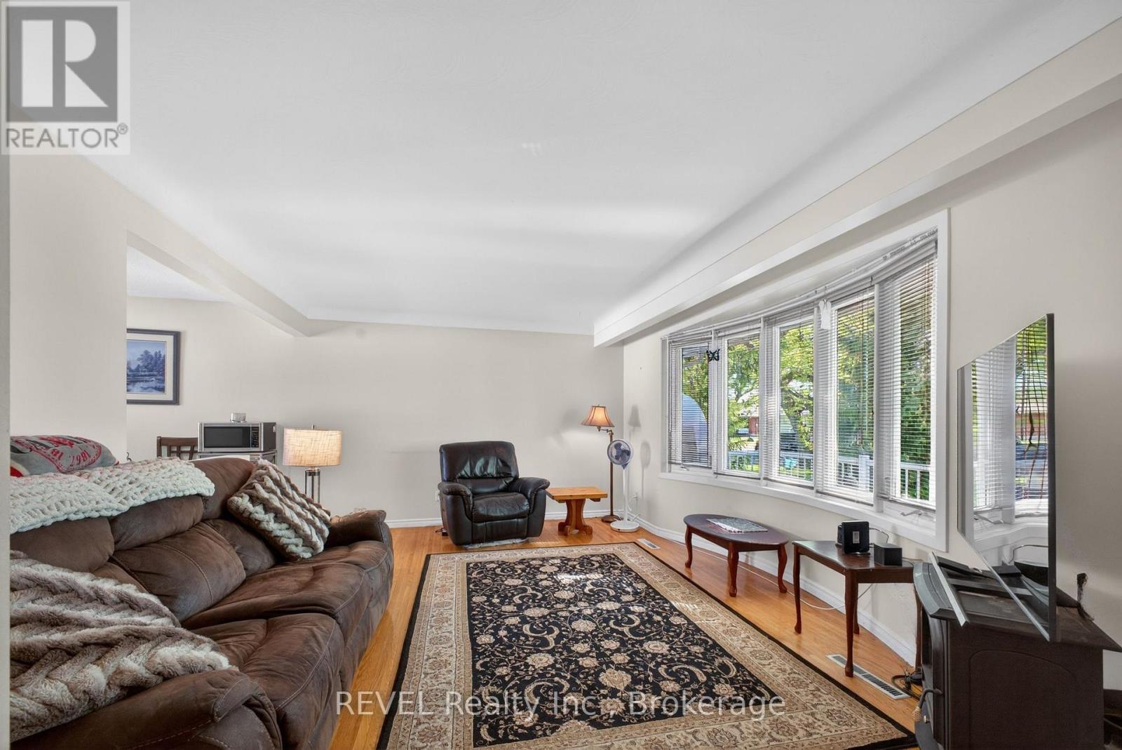 9 Rexleigh Crescent, St. Catharines, Ontario  L2N 3X7 - Photo 7 - X13240386