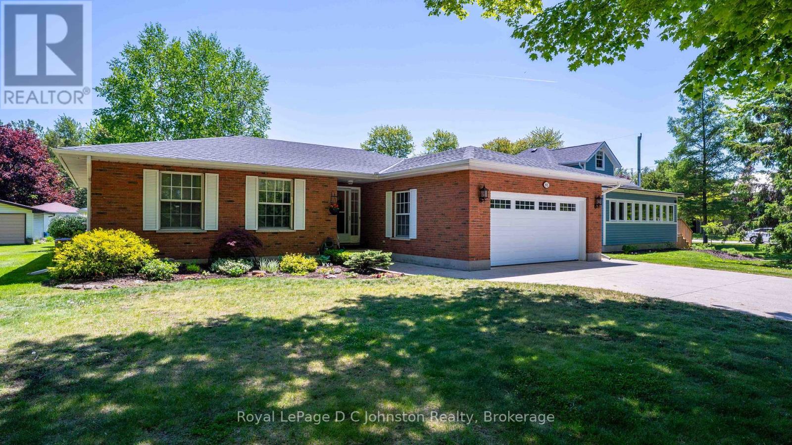 86 BREADALBANE STREET, Saugeen Shores, Ontario