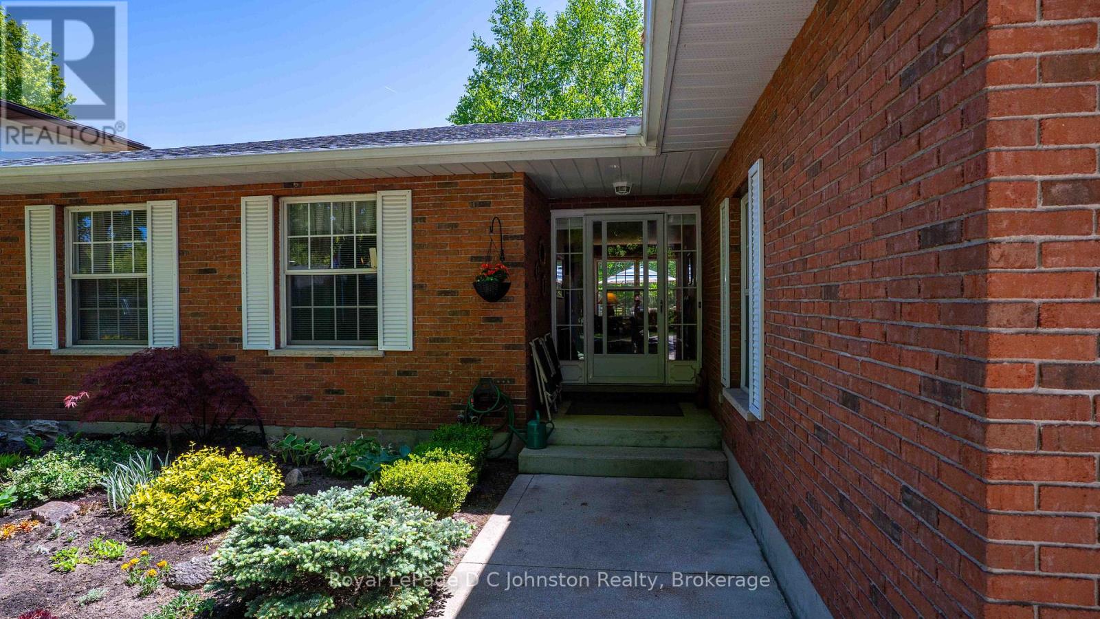 86 Breadalbane Street, Saugeen Shores, Ontario  N0H 2L0 - Photo 3 - X13240290