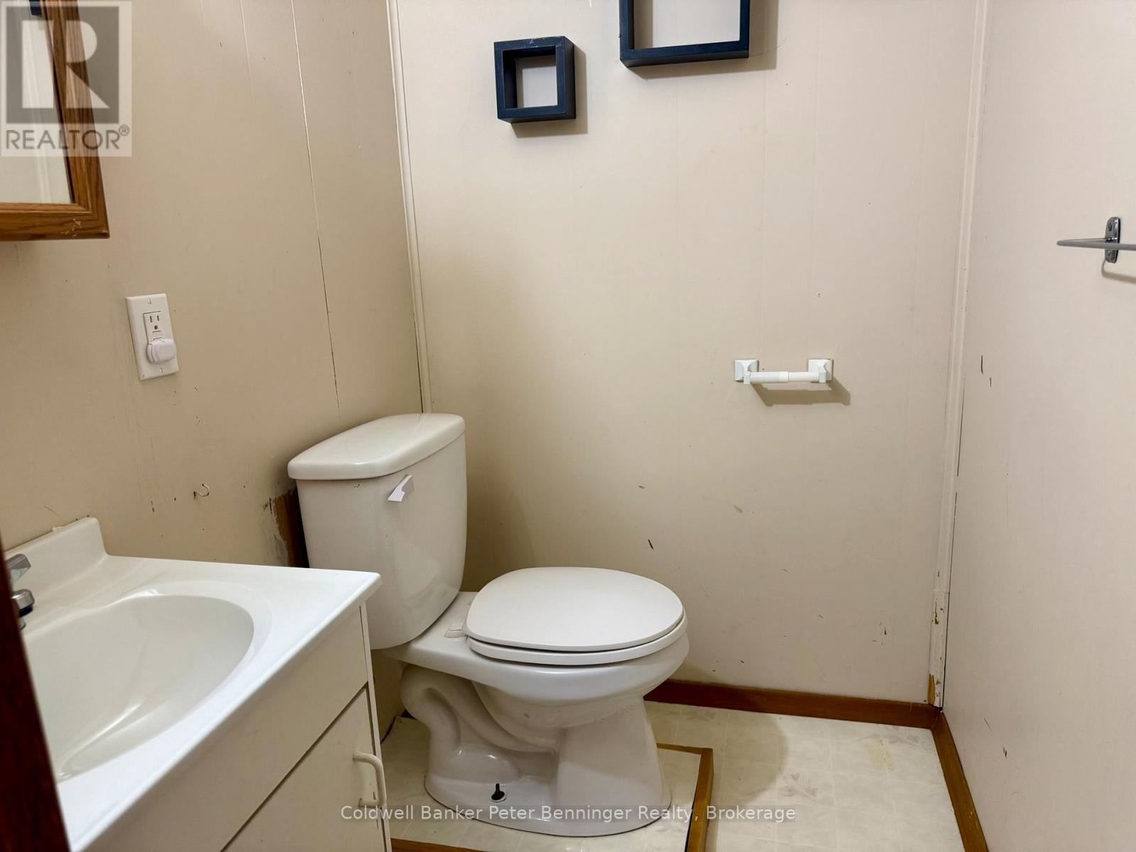 4 Huron Street, Brockton, Ontario  N0G 2V0 - Photo 15 - X13240400