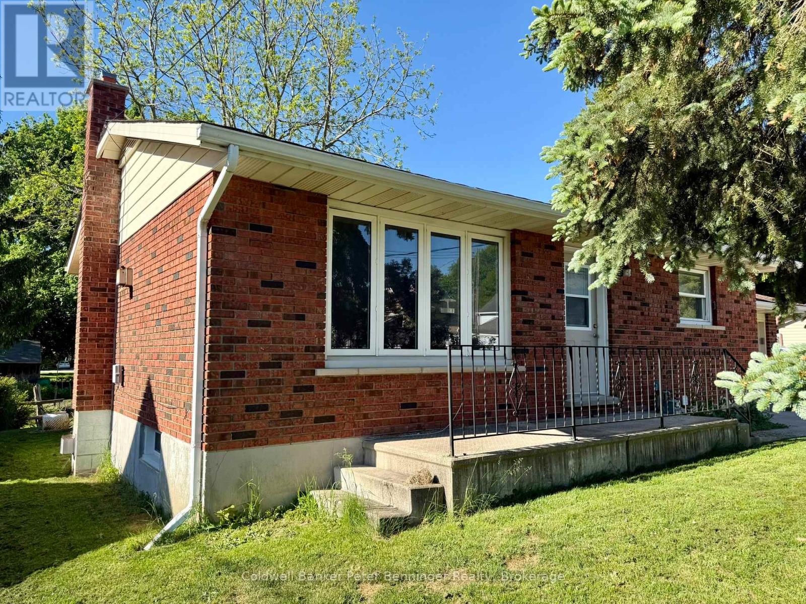 4 Huron Street, Brockton, Ontario  N0G 2V0 - Photo 2 - X13240400