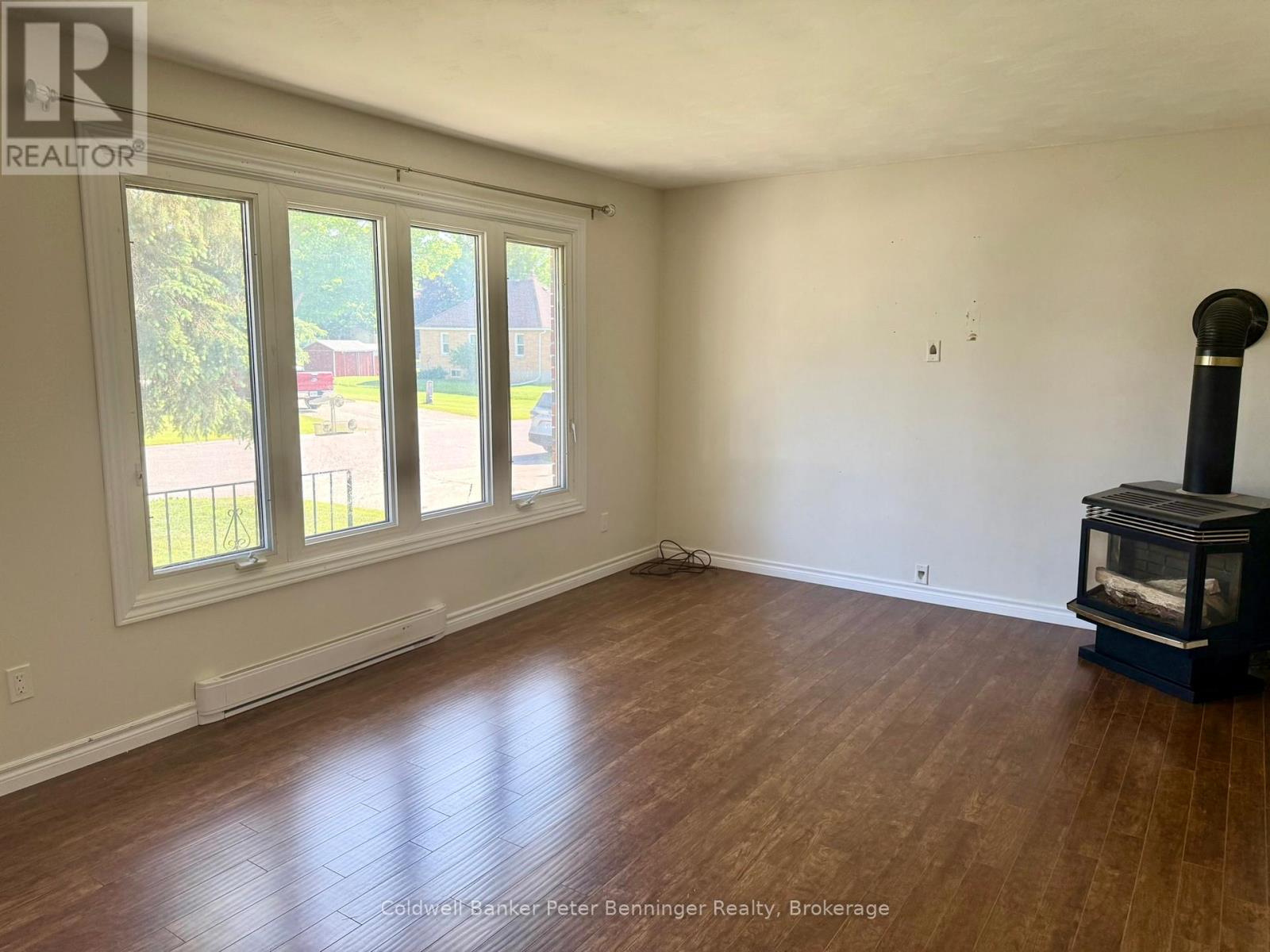 4 Huron Street, Brockton, Ontario  N0G 2V0 - Photo 4 - X13240400
