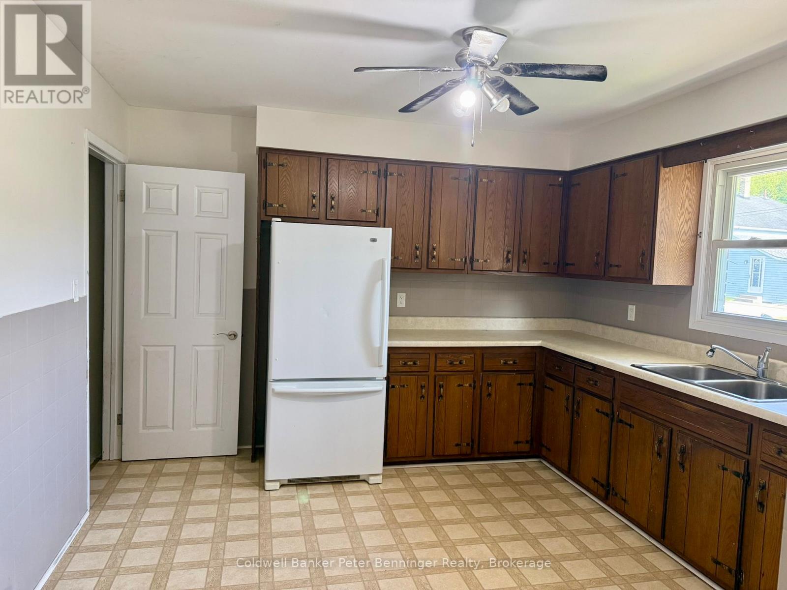 4 Huron Street, Brockton, Ontario  N0G 2V0 - Photo 6 - X13240400