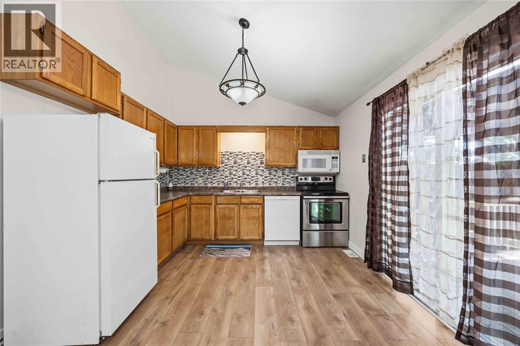77 Finch Drive, Sarnia photo 11