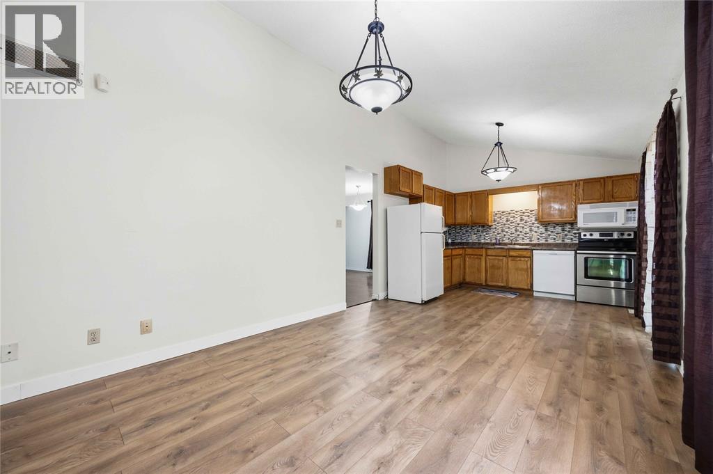 77 Finch Drive, Sarnia photo 17